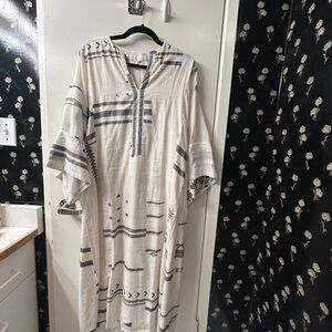 Elegant Black and White Maxi Dress